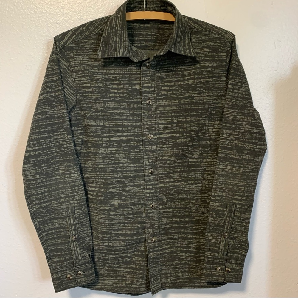 The North Face men’s button down shirt size small long sleeve